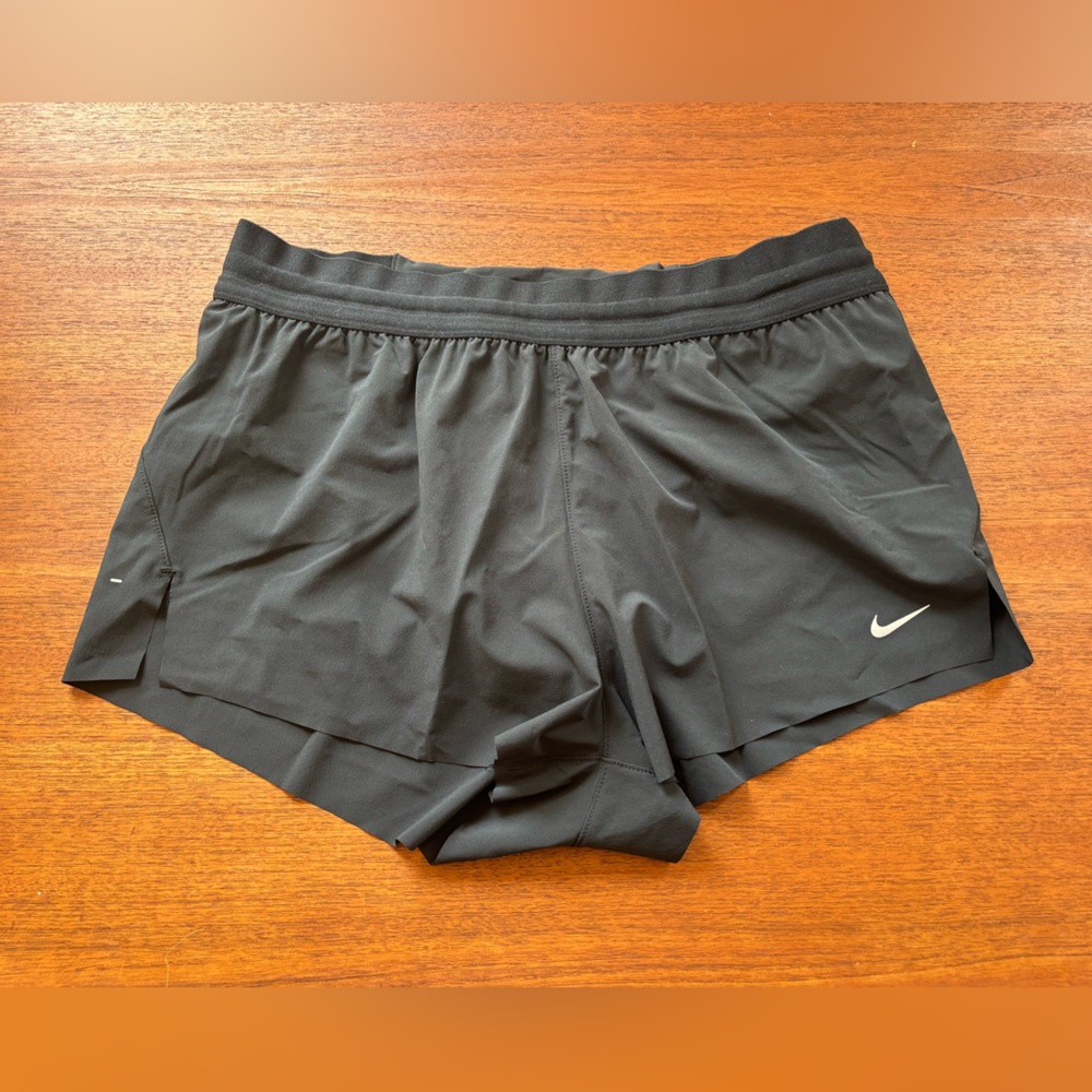 Nike Swift Dri-FIT Mid Rise Running Shorts Women Medium